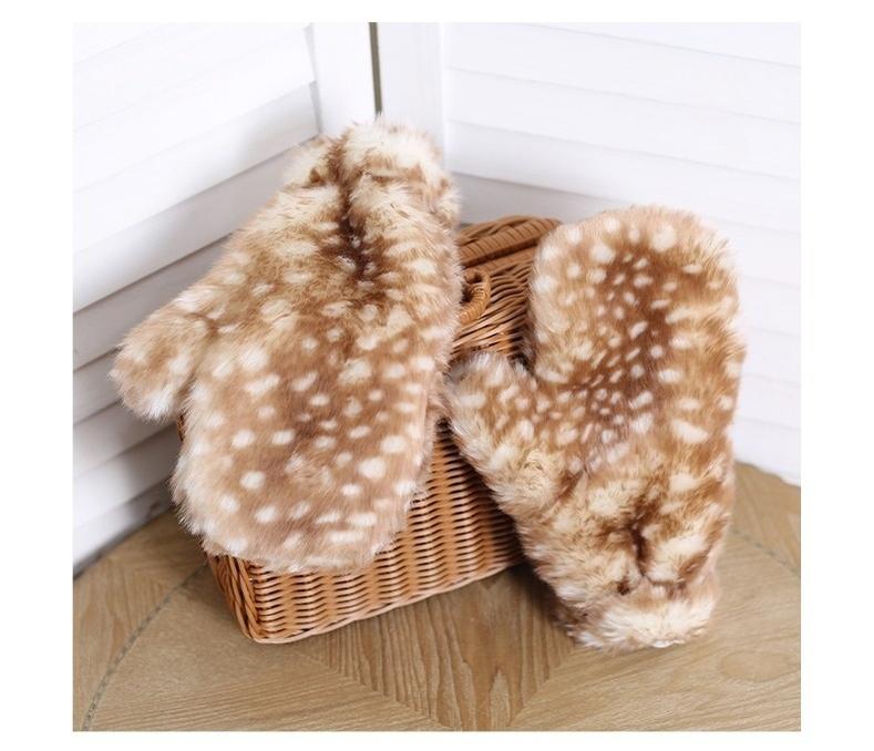 Xiaogui - Deer Spot - Christmas Kawaii Lolita Gloves Japanese Plush Winter Gloves - Image 2