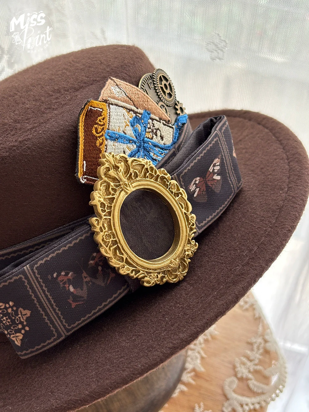 German Bookshelf - Classic Lolita Headdress, Socks, Necklace, Brooch - Image 18
