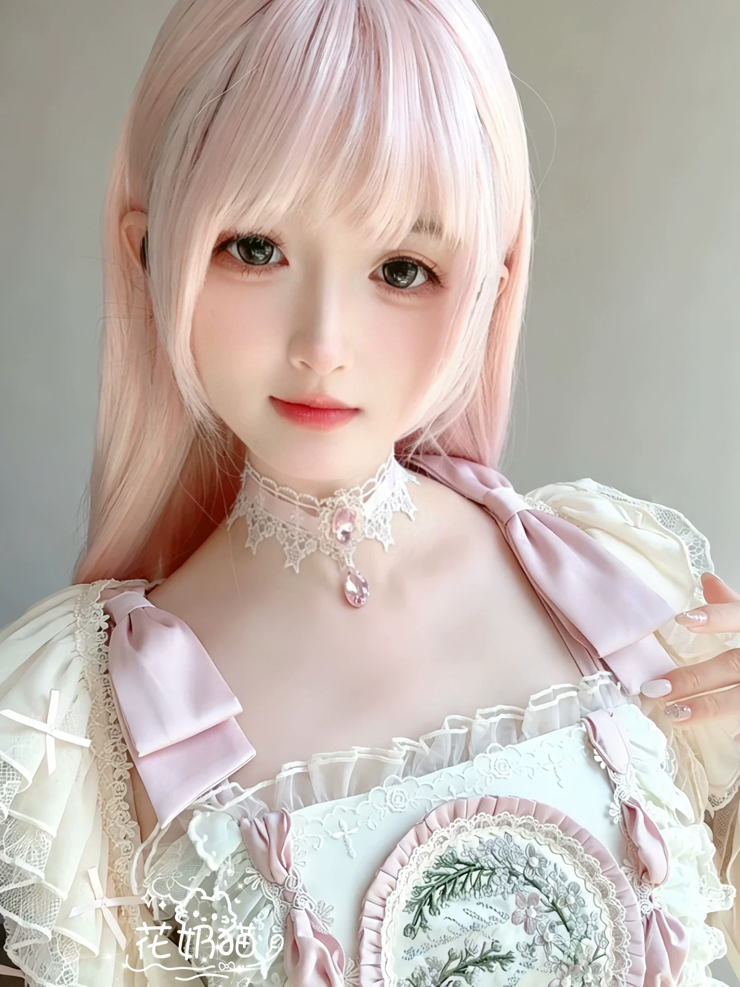 Classic Lolita Rhinestone Pendant Choker, Adjustable Chain - Image 4