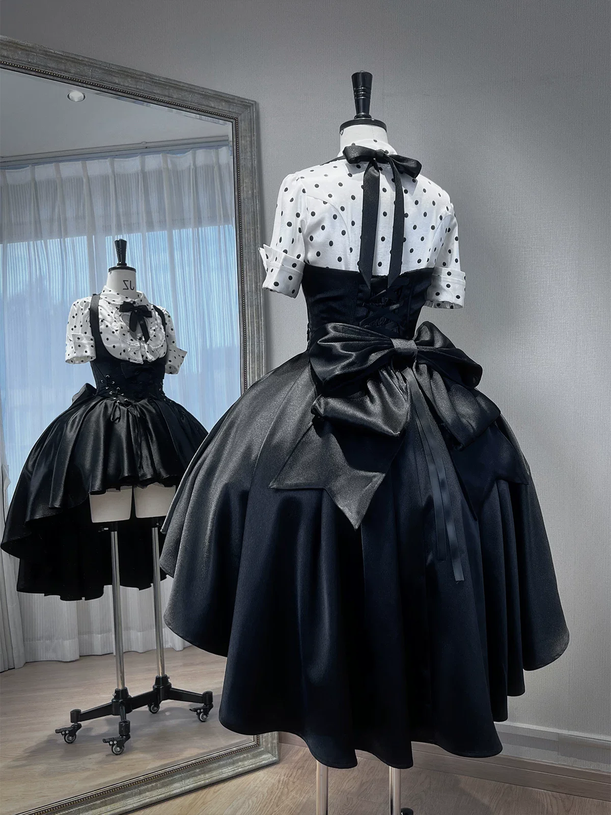Dalmatian - Gothic Lolita Bust-supporting JSK Dress, High-low Hem - Image 4
