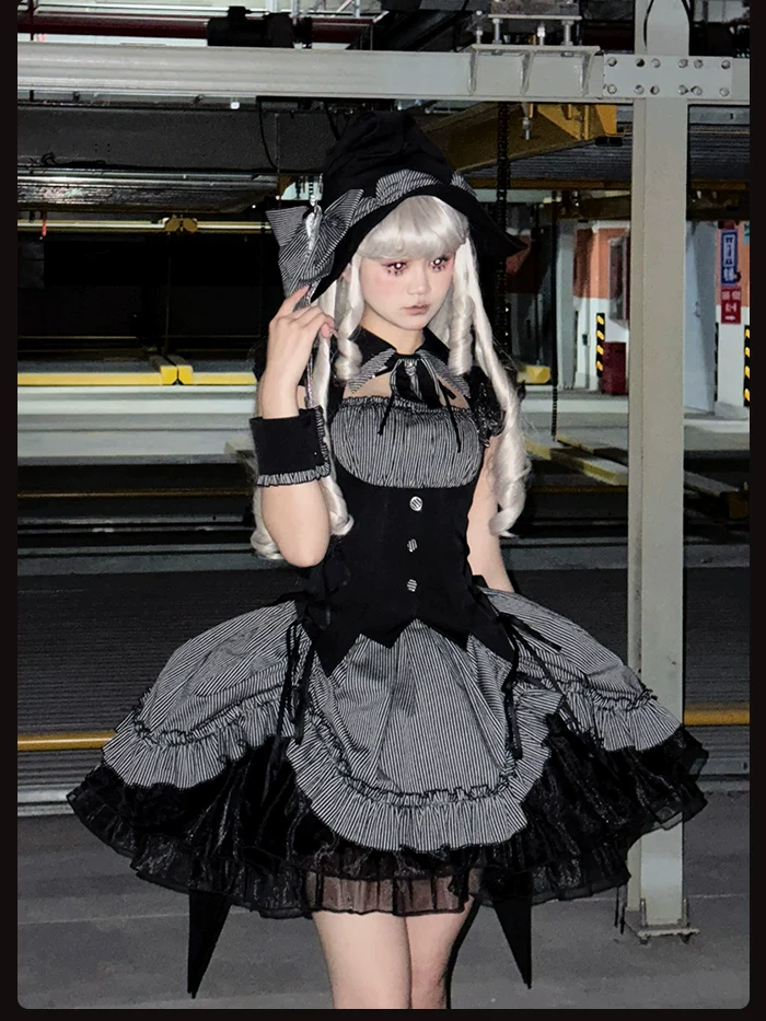 Alice Girl - Lolita Potion - Gothic Lolita Cuffs and Embroidered Badge - Image 18