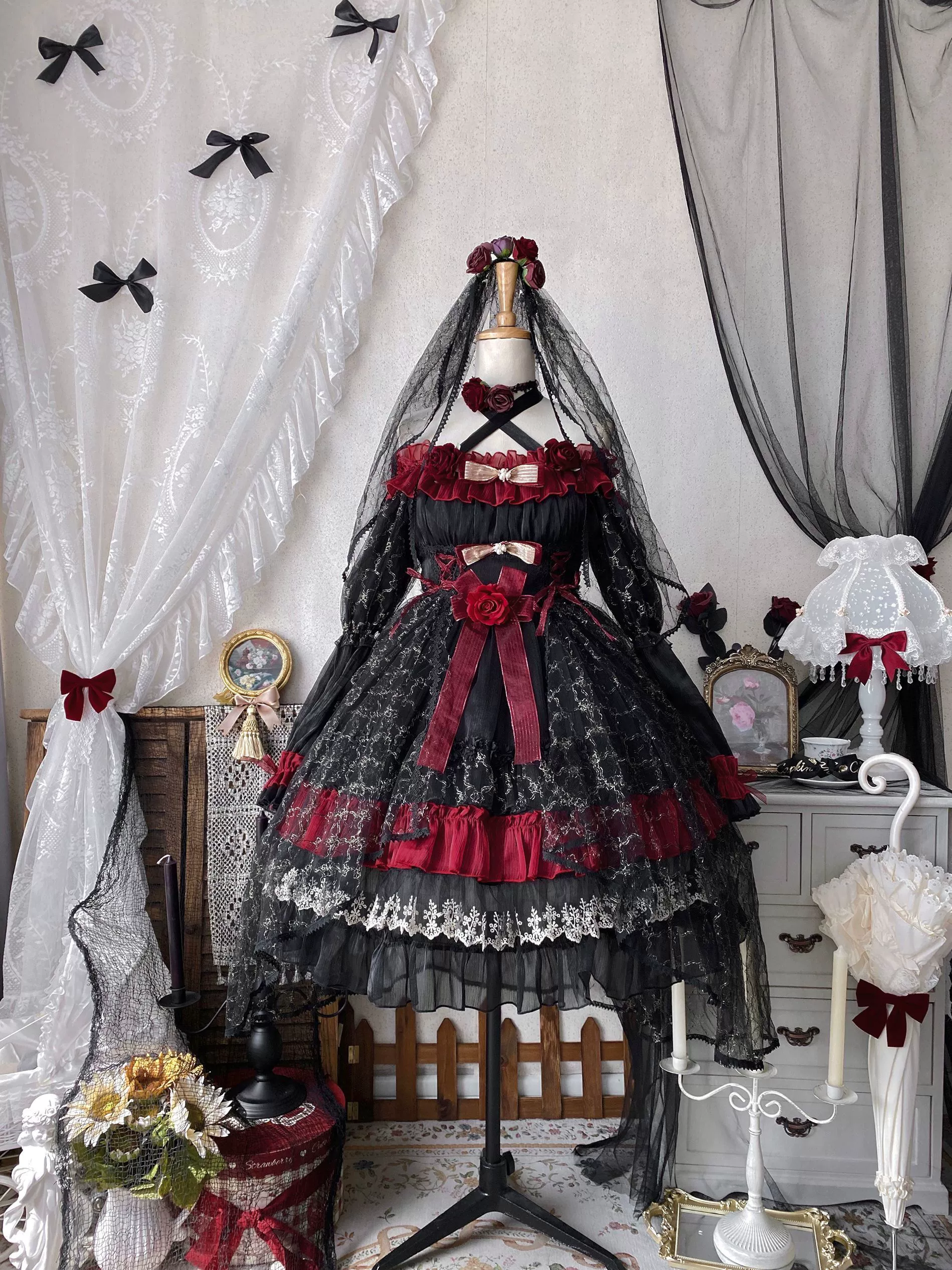 Night of Berea - Black and Red Gothic Lolita OP Dress, Floral Accent - Image 2