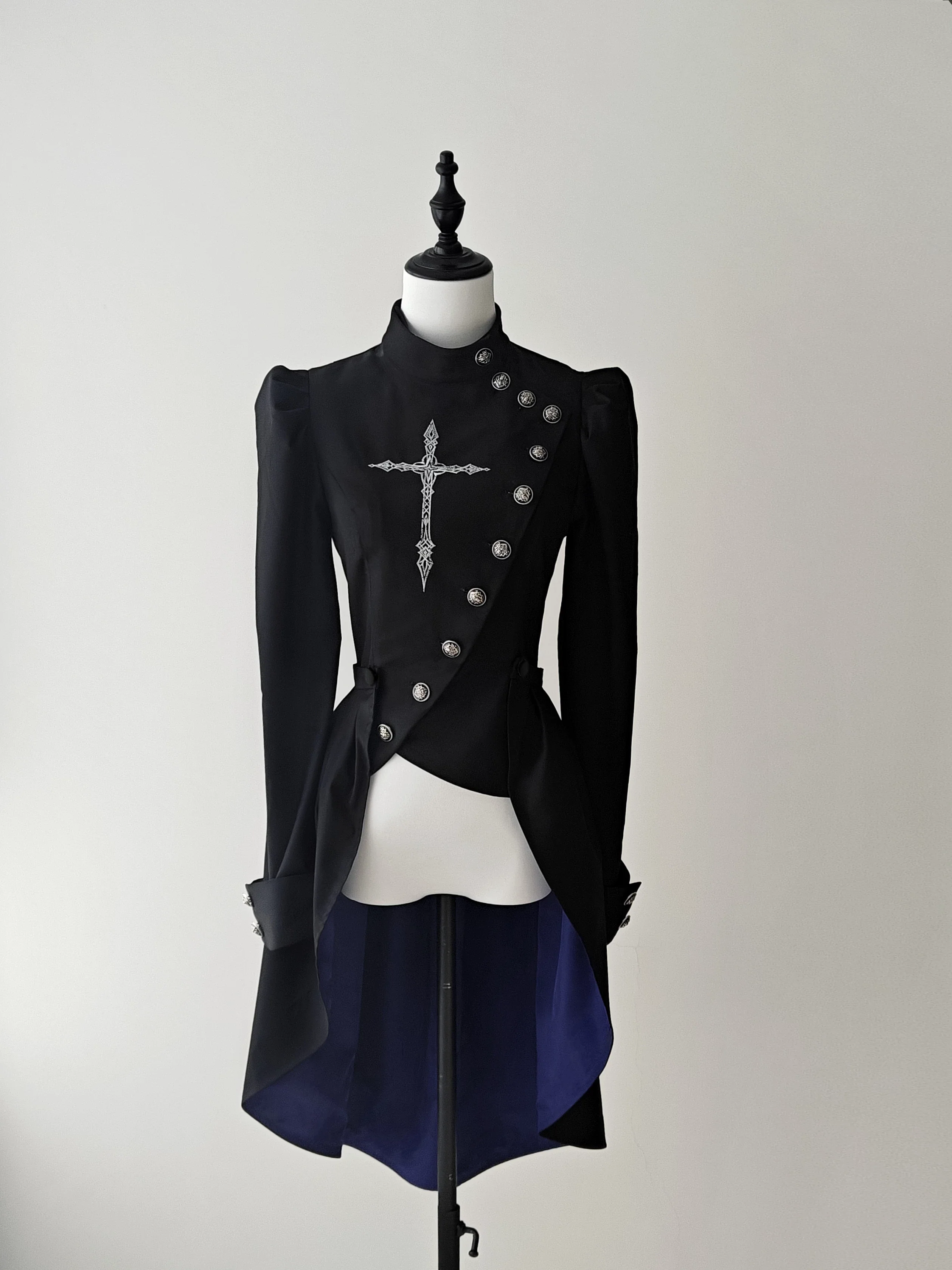 White Night Sonata - Ouji Lolita Embroidery Coat, Detachable Trailing