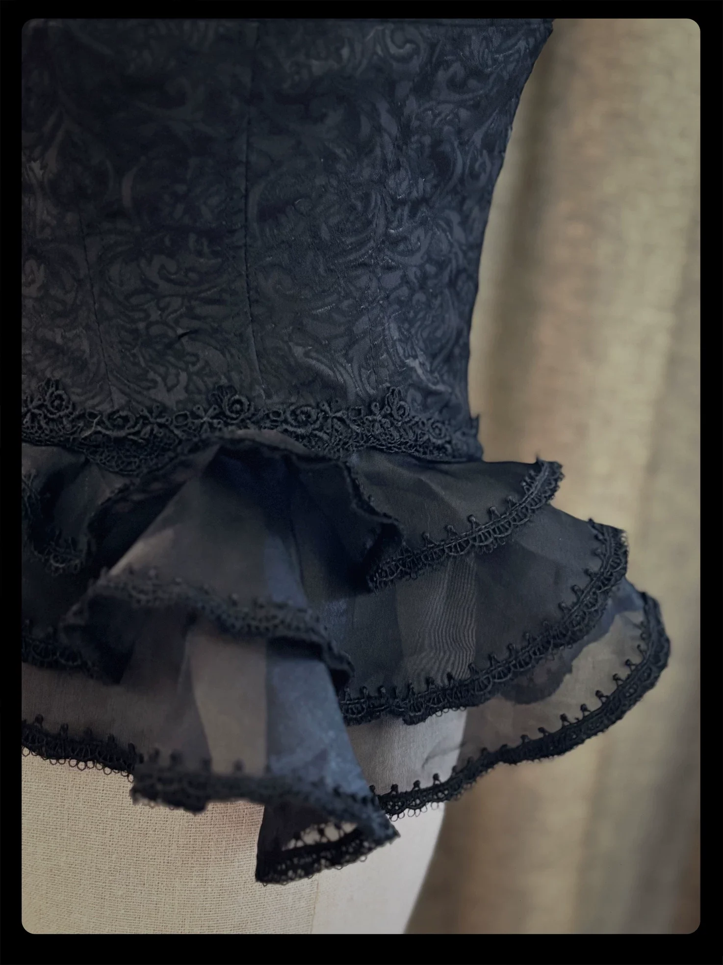 Plus Size Gothic Lolita Fishbone Waist Cincher, Layered Tulle - Image 5
