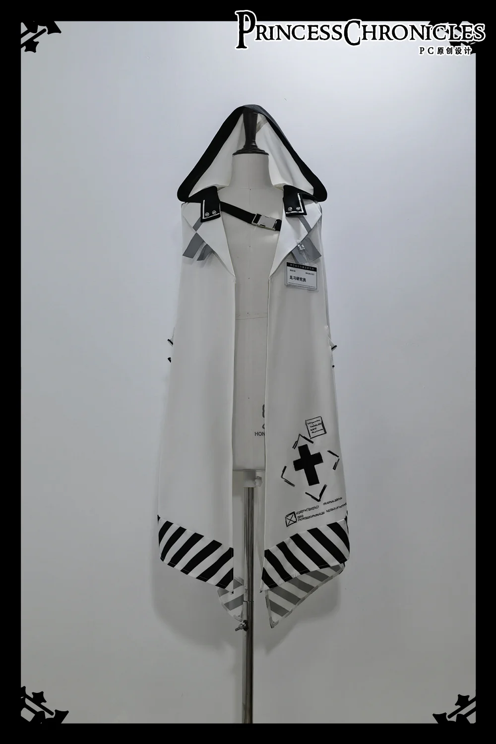 Dry sea and Ashlar - Handsome Futuristic Style White Short Set - Image 24