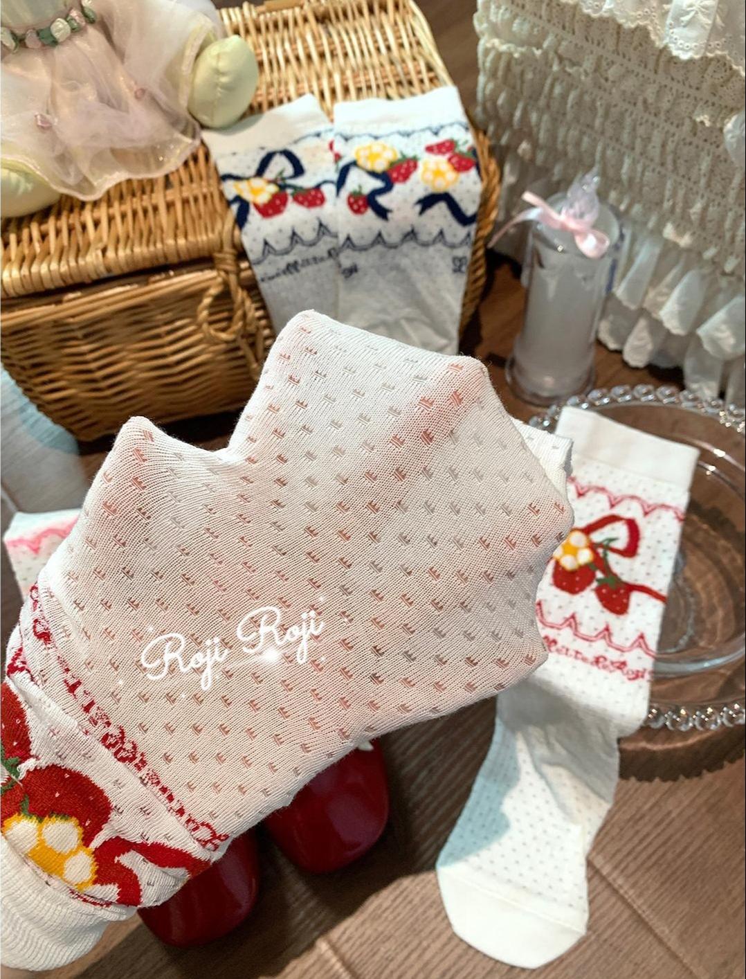Roji Roji - Sweet Lolita Socks, Strawberry Print - Image 12