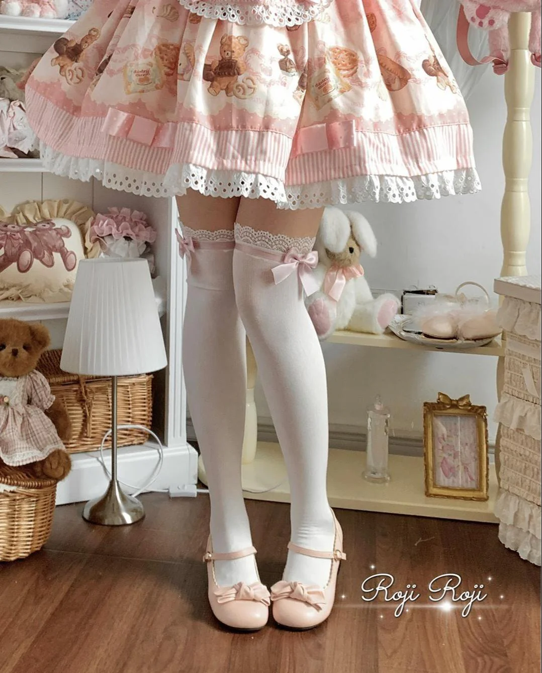 Roji Roji - Sweet Lolita Socks With Lace & Bow Details - Image 10