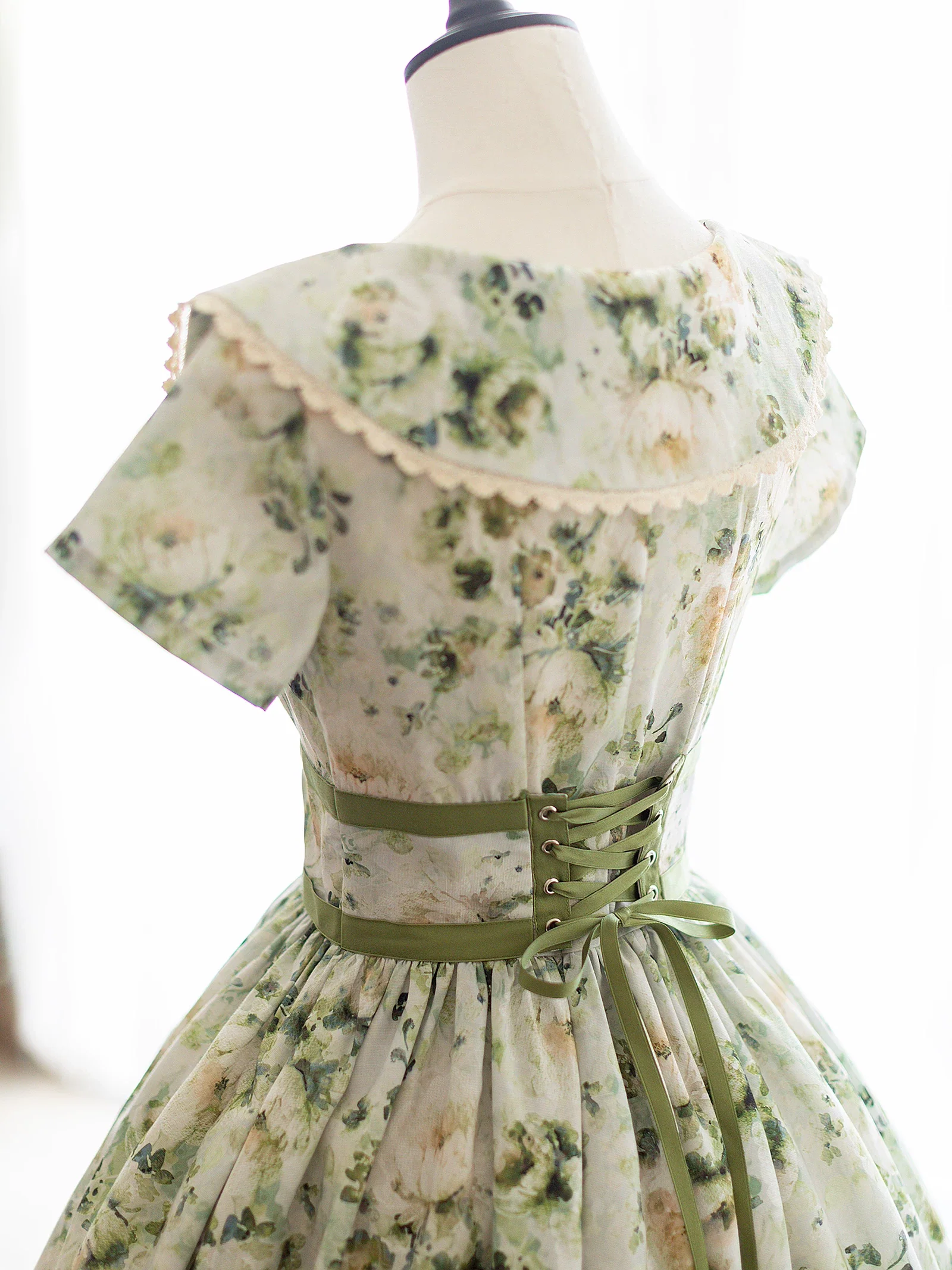 Forest Holiday - Vintage Daily Lolita Floral Printed OP Dress - Image 3